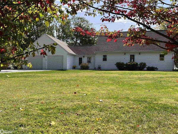 2806 River Hills Road, Fort Madison, IA 52627