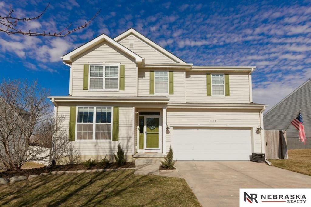 1112 Hardwood Drive, Papillion, NE 68046