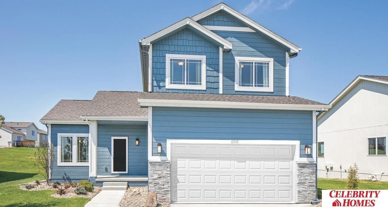 16914 Huntington Avenue, Omaha, NE 68116