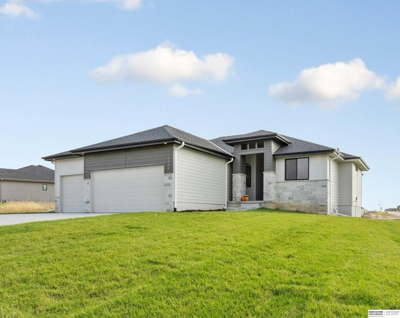 5401 Kestrel Parkway, Elkhorn, NE 68022