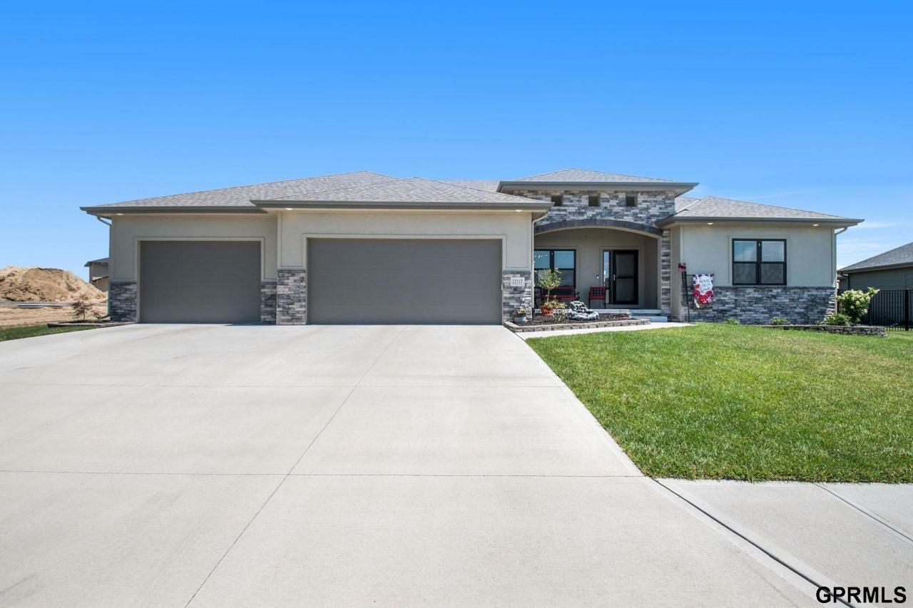 12117 S 206TH Street, Gretna, NE 68028