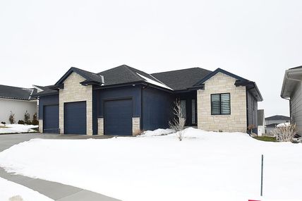 2511 N 185th Street, Omaha, NE 68022
