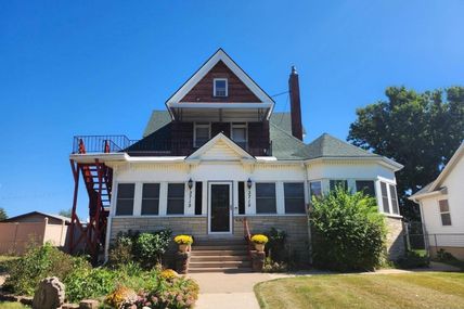 3715 S 16 Street, Omaha, NE 68107