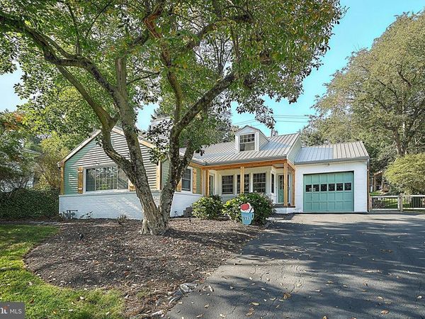 1350 SLEEPYHOLLOW ROAD, YORK, PA 17403