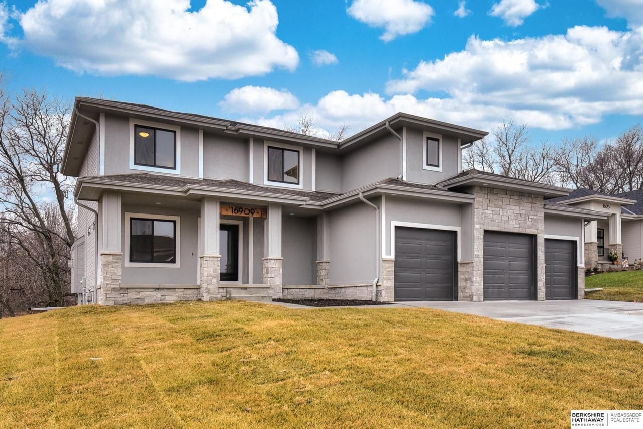 16909 Abigail Street, Bennington, NE 68007