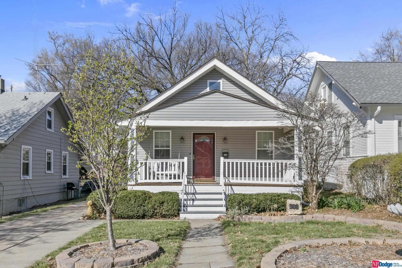 906 S 55th Street, Omaha, NE 68106