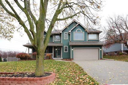 15605 Rolling Ridge Road, Omaha, NE 68135