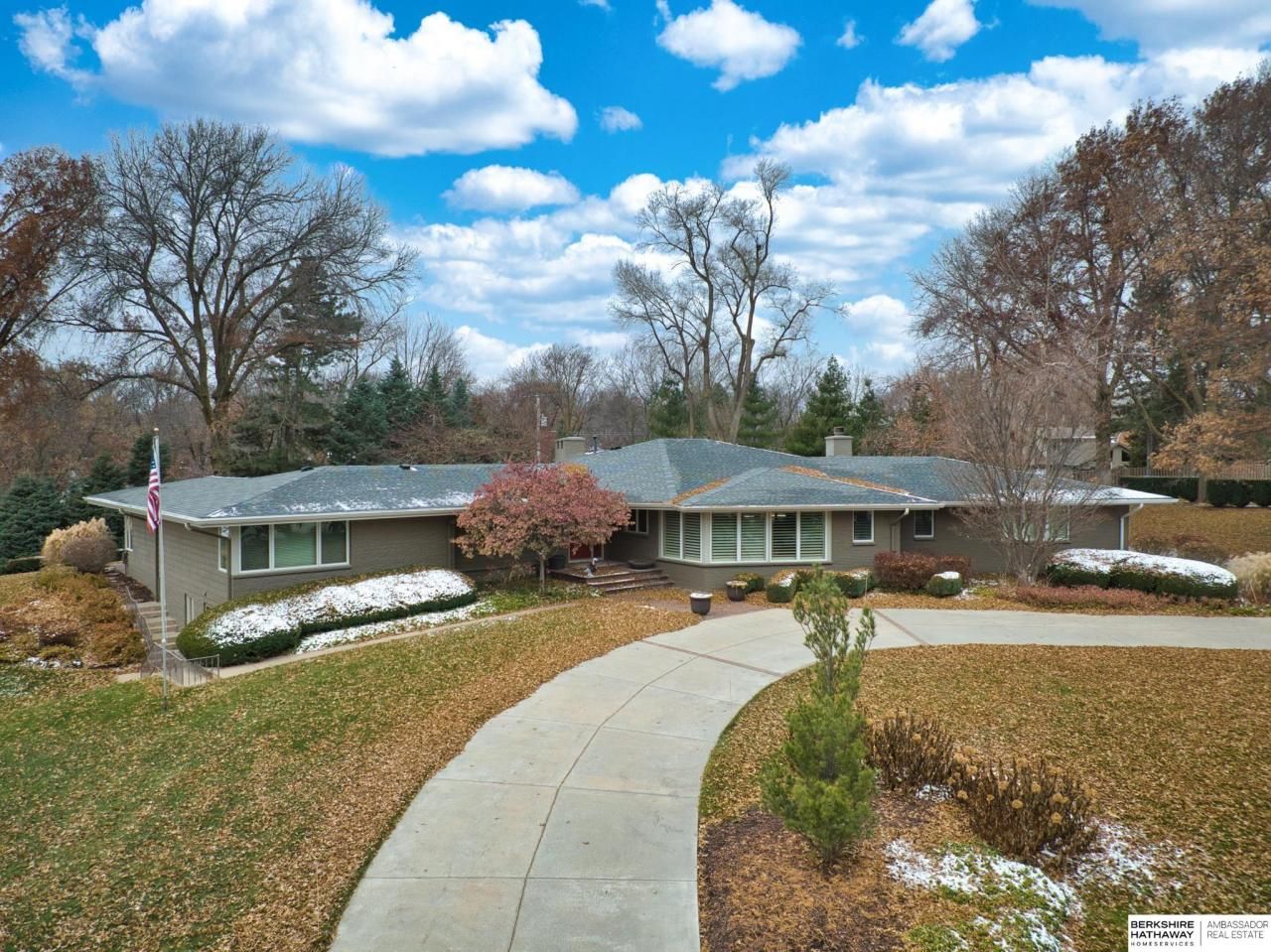 2810 S 100 Street, Omaha, NE 68124