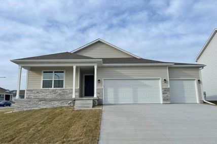 6314 Clear Creek Street, Papillion, NE 68157