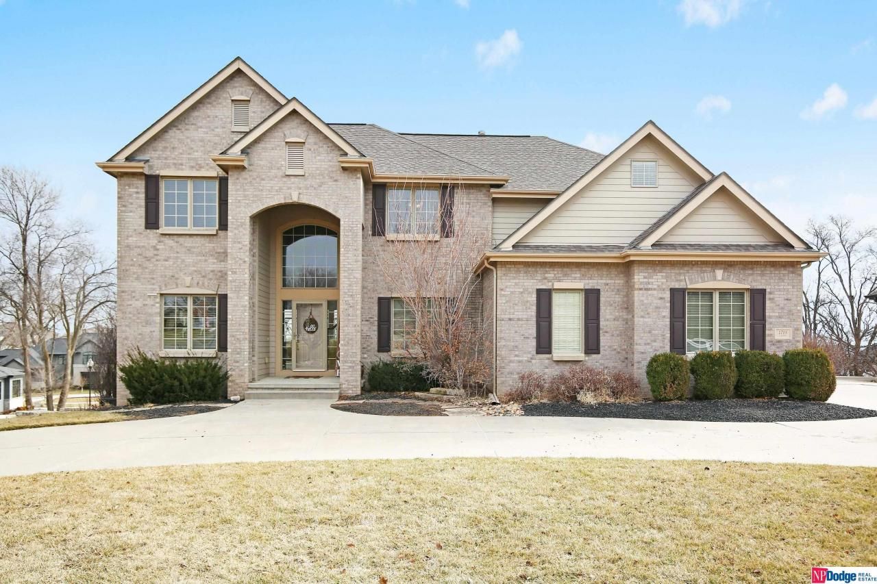 1703 S 213 Street, Omaha, NE 68022