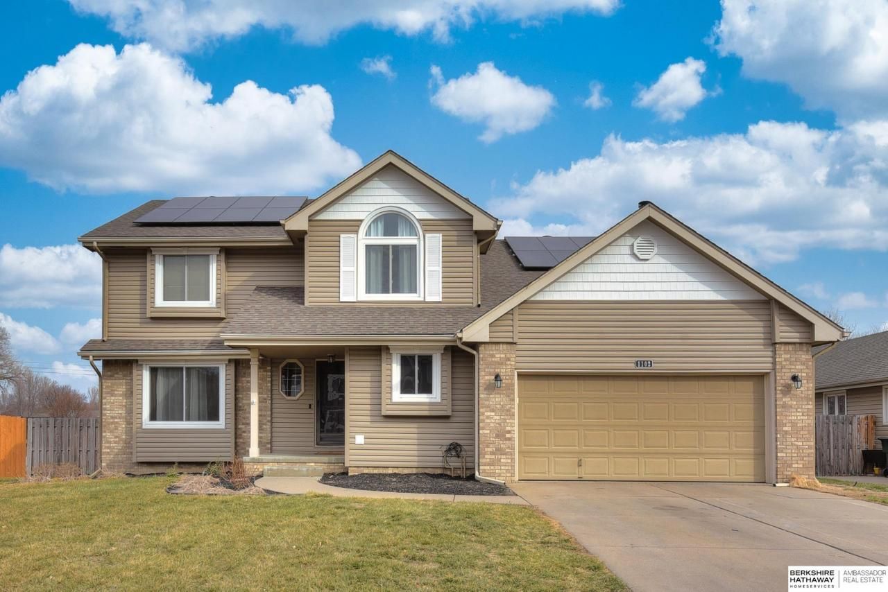 1102 Hickory Hill Road, Papillion, NE 68046