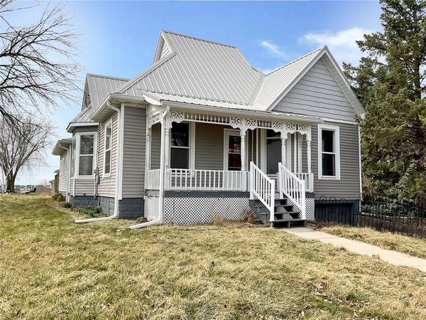 404 Maple Street, West Branch, IA 52358