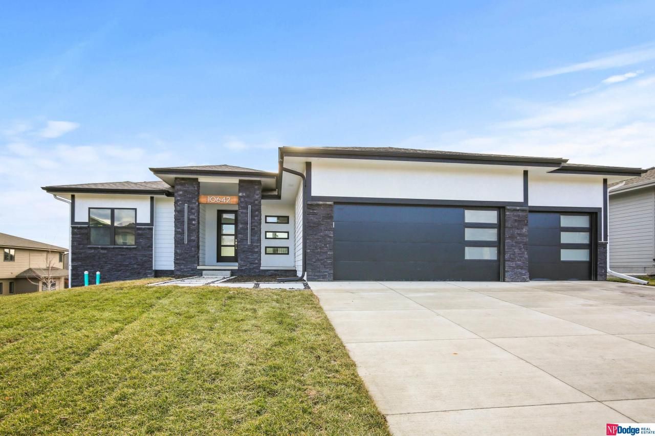 10642 S 188 Avenue , Omaha, NE 68136