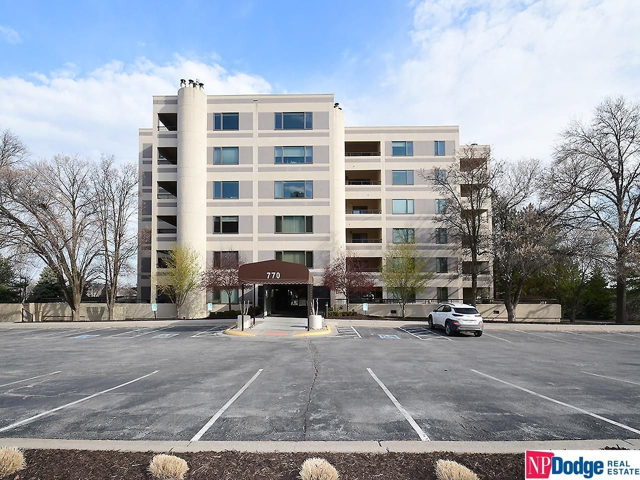 770 N 93 Street , Unit 5B8, Omaha, NE 68114