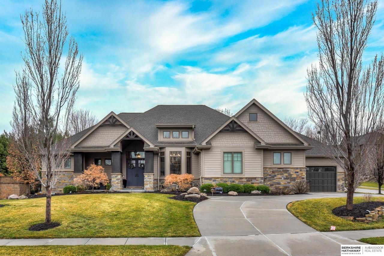 19480 Walnut Circle , Omaha, NE 68130