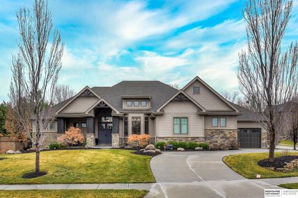 19480 Walnut Circle , Omaha, NE 68130