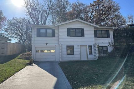 405 Robinson Avenue , Bellevue, NE 68005