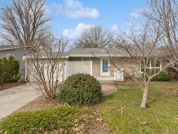 417 West Burlington Avenue, West Burlington, IA 52655