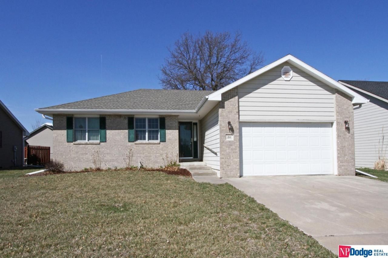 2111 N Columbia Avenue , Seward, NE 68434