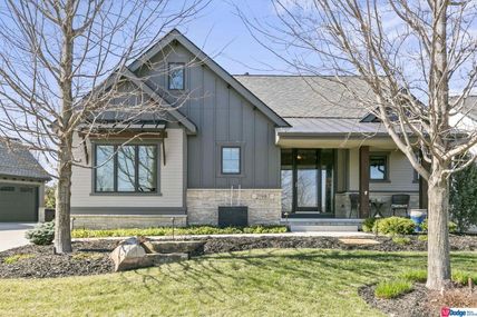 21987 Brookside Avenue , Omaha, NE 68022
