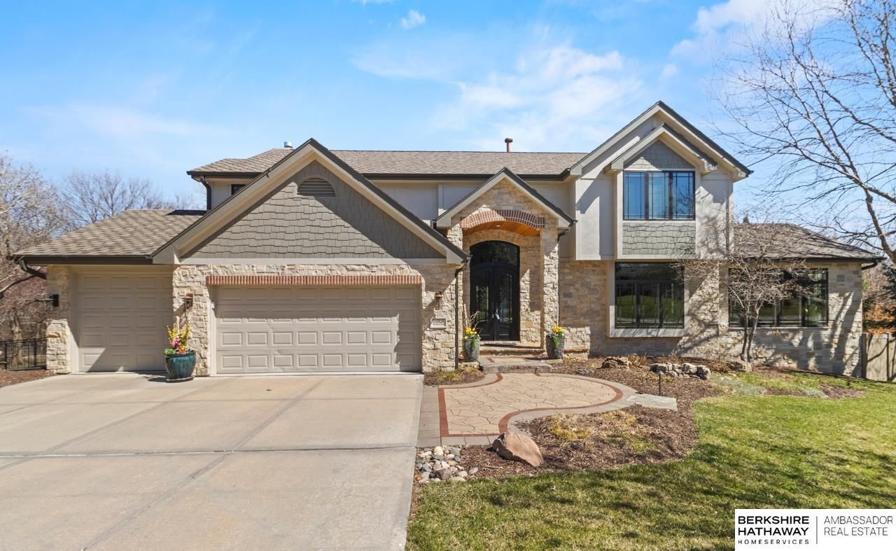 20818 Buckskin Trail , Omaha, NE 68022