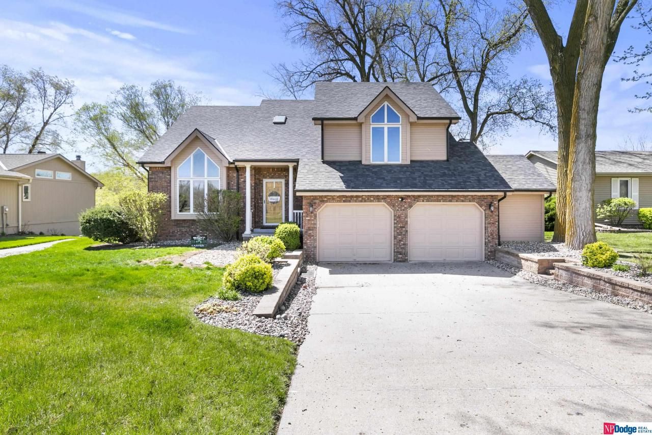 335 Lakehurst Drive , Waterloo, NE 68069