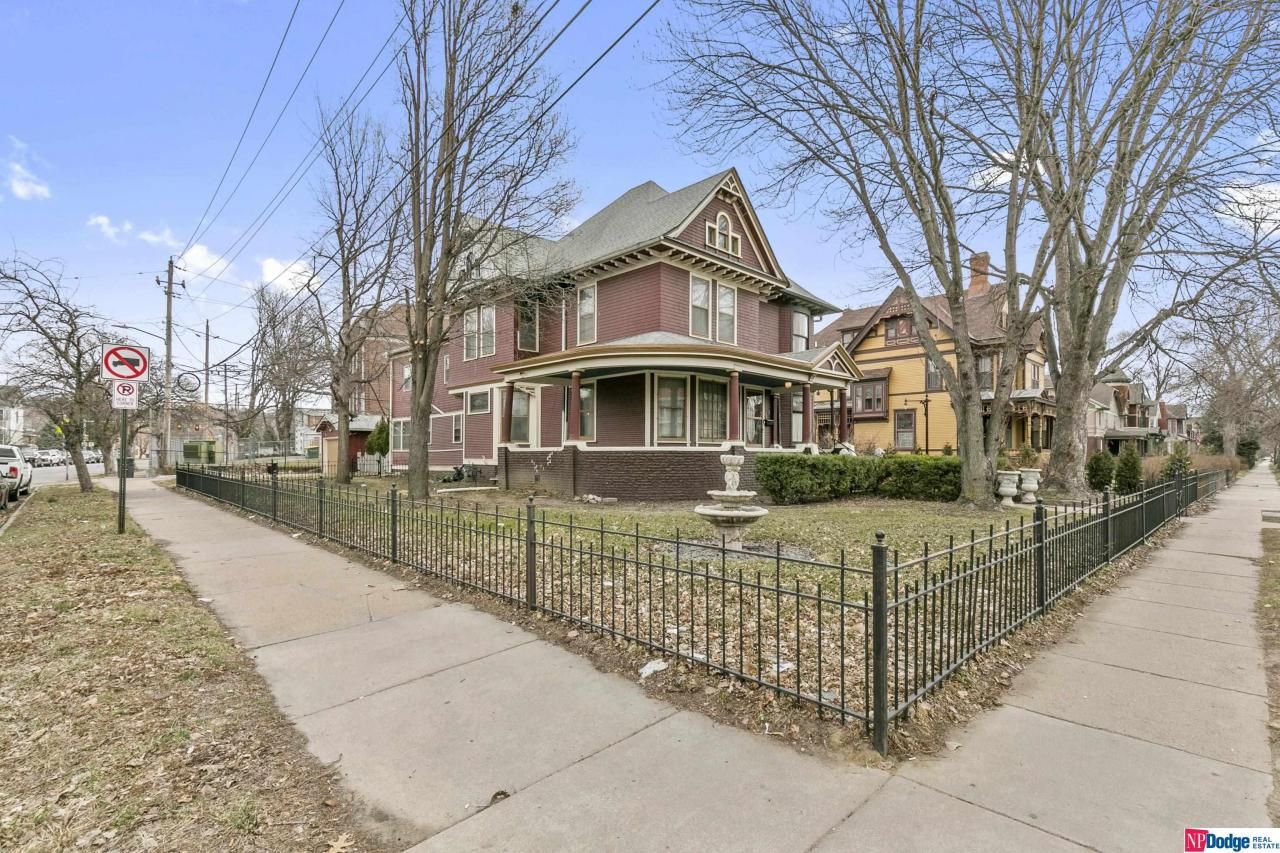 295 S 8th Street S, Council Bluffs, IA 51501