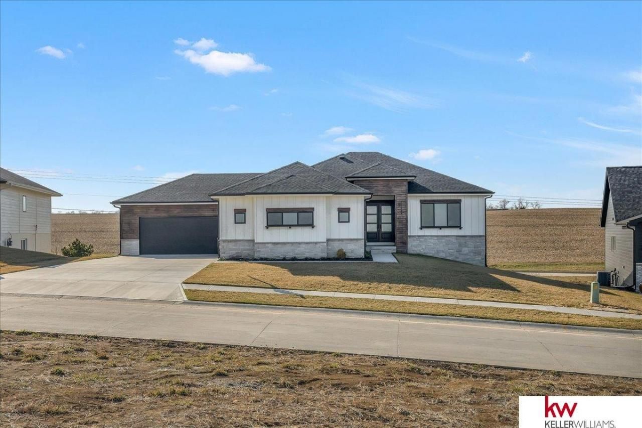 11318 S 191 Avenue , Gretna, NE 68028