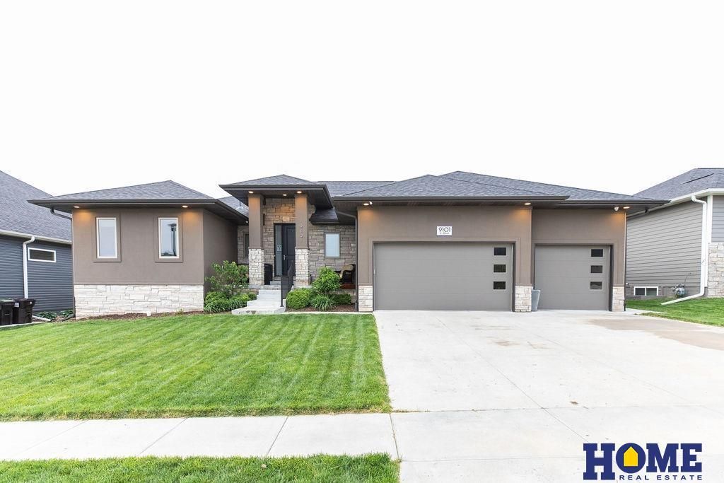 9101 S 32nd Street , Lincoln, NE 68516