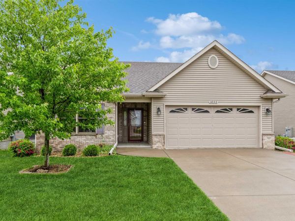 1655 GARRETT Avenue, Clinton, IA 52732