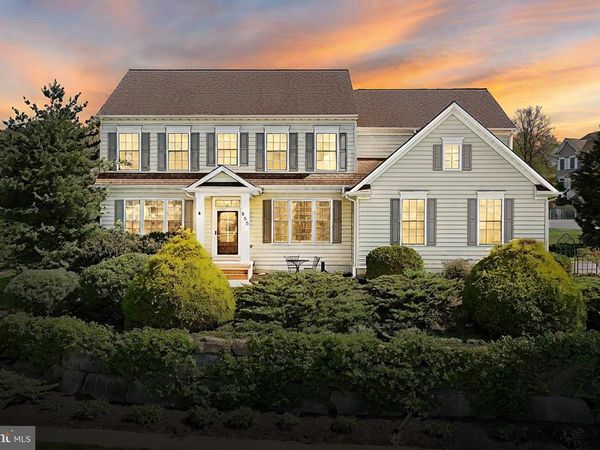855 S SHARON AVENUE, RED LION, PA 17356