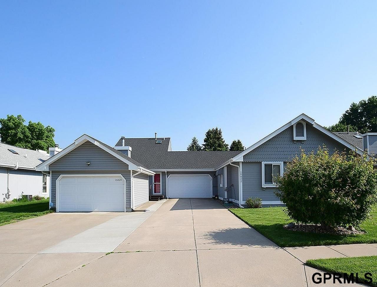 15422 T Street , Omaha, NE 68137