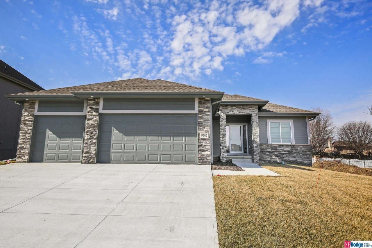 9302 S 71 Avenue , Papillion, NE 68133