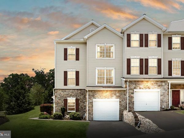 2120 MAPLE CREST BOULEVARD, Unit 2120, YORK, PA 17406