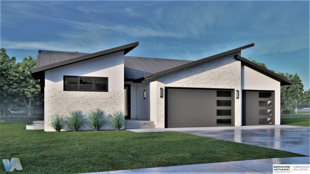 16812 Hartman Avenue , Omaha, NE 68116