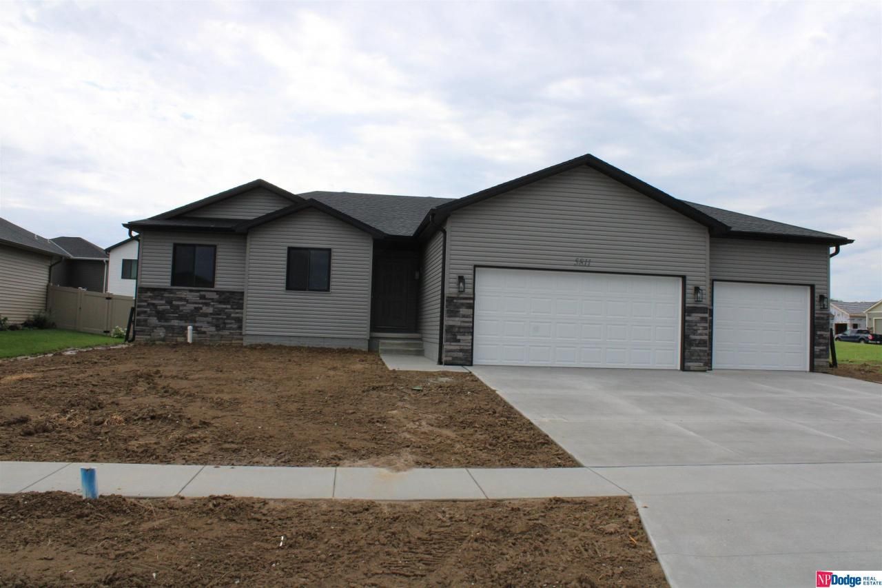 5811 SW 8Th Street , Lincoln, NE 68523