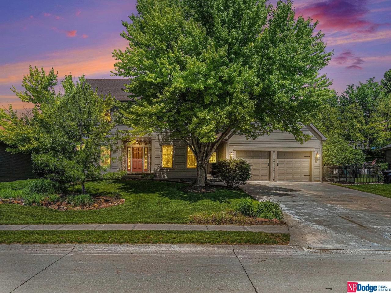 233 S 199 Street , Omaha, NE 68022