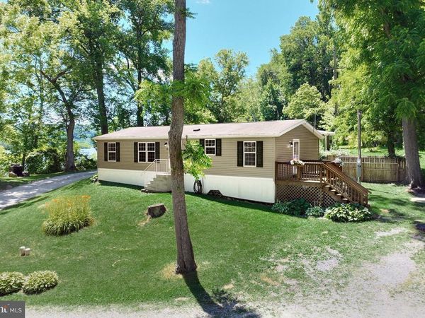 12 MAGUIRE LANE, BROGUE, PA 17309