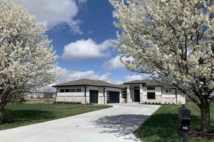 6905 S 198 Street , Gretna, NE 68028