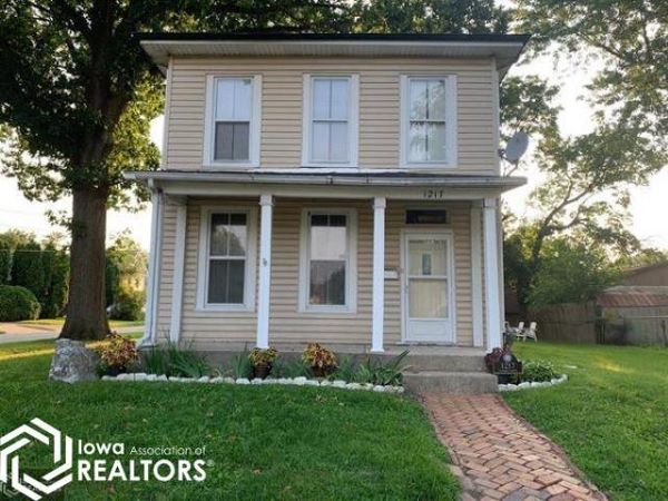 1217 Summer Street, Burlington, IA 52601