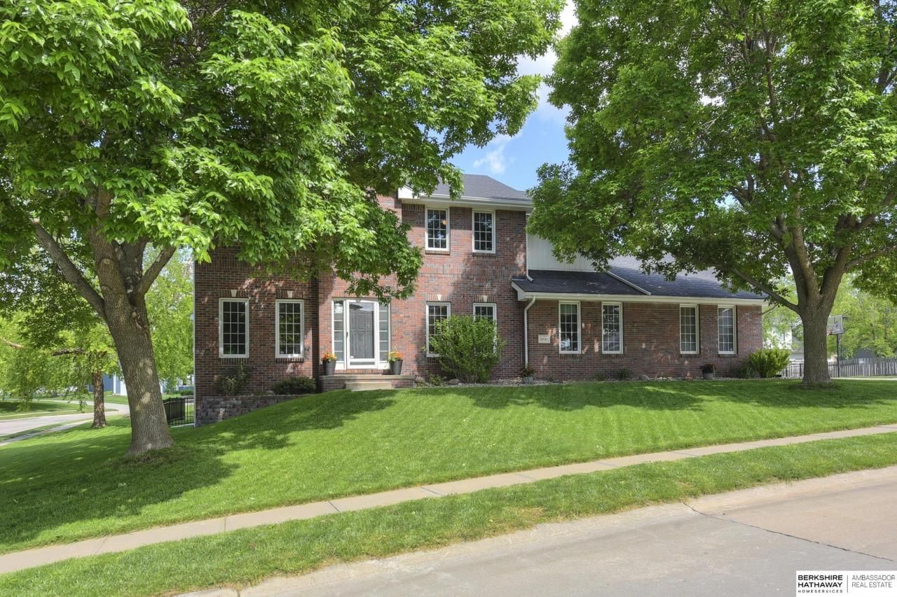 14045 Ellison Avenue , Omaha, NE 68164