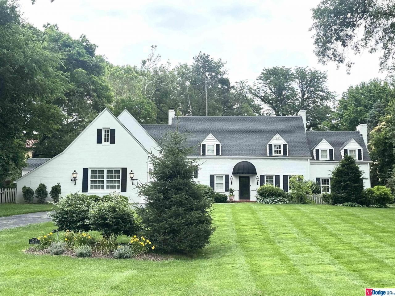 6545 Prairie Avenue, Omaha, NE 68132