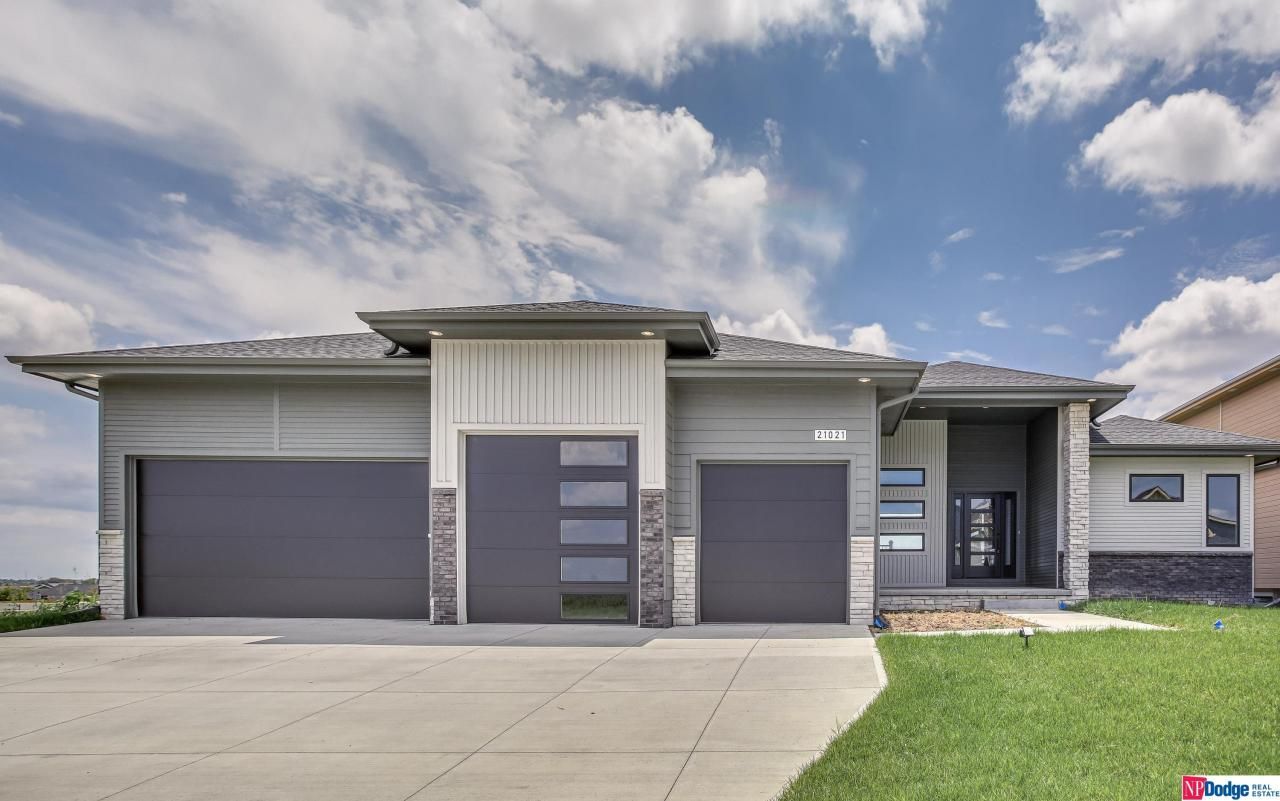 21059 Joseph Street , Omaha, NE 68022