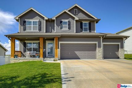 11032 Superior Drive , Papillion, NE 68046