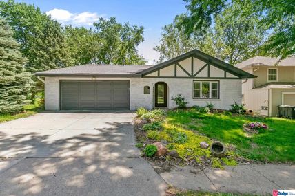 5606 N 116th Circle , Omaha, NE 68164