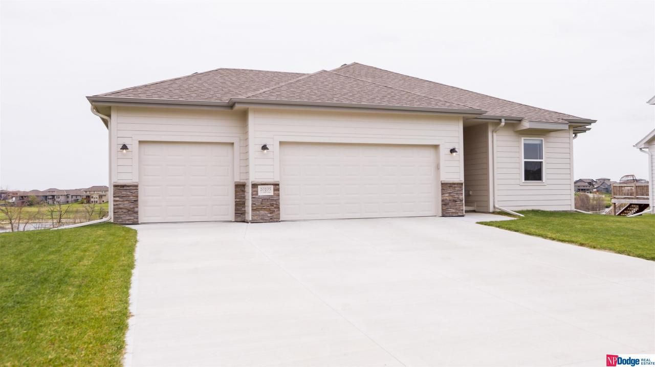 10105 S 108 Avenue , Papillion, NE 68046