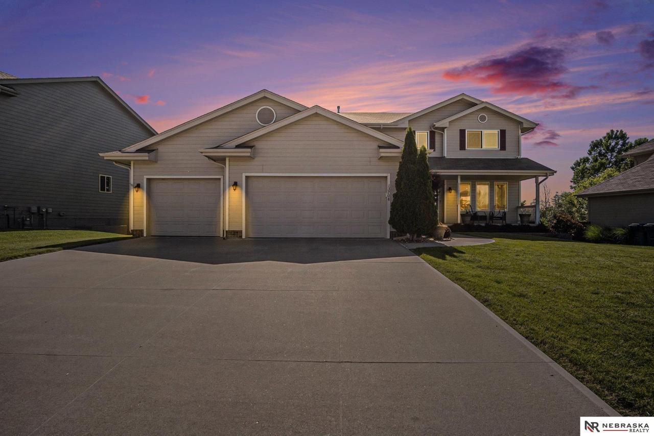 13708 S 43 Street , Bellevue, NE 68123