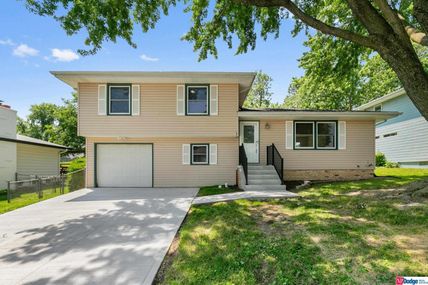 3201 Coffey Avenue, Bellevue, NE 68123