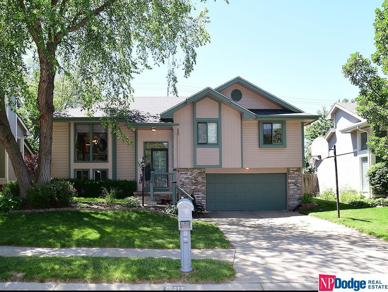 16213 Weir Street , Omaha, NE 68135