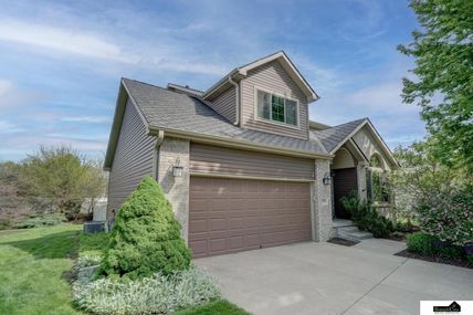 7001 Eagle Ridge Circle , Lincoln, NE 68516